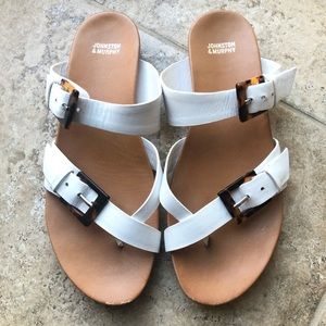 Johnston & Murphy Jill White Open Toe Flat Sandal